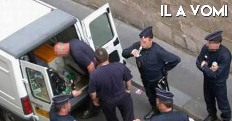 Téléchargement gratuit Images Deux Policiers Municipaux En Etat D Ivresse Pendant Leur Service A dernière par