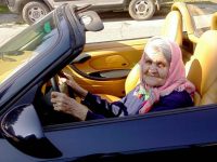 À 79 ans, cette mamie belge a été flashée à 240 km/h en Porsche