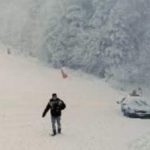 Il perd le contrôle de sa voiture et se retrouve sur une piste de ski de la Bresse