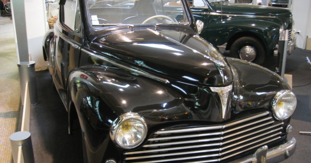 Peugeot-203-95-ans-yvonnes
