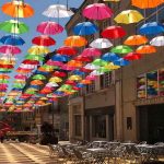 [PHOTOS] Des ombrelles multicolores installées dans le ciel de Lorraine