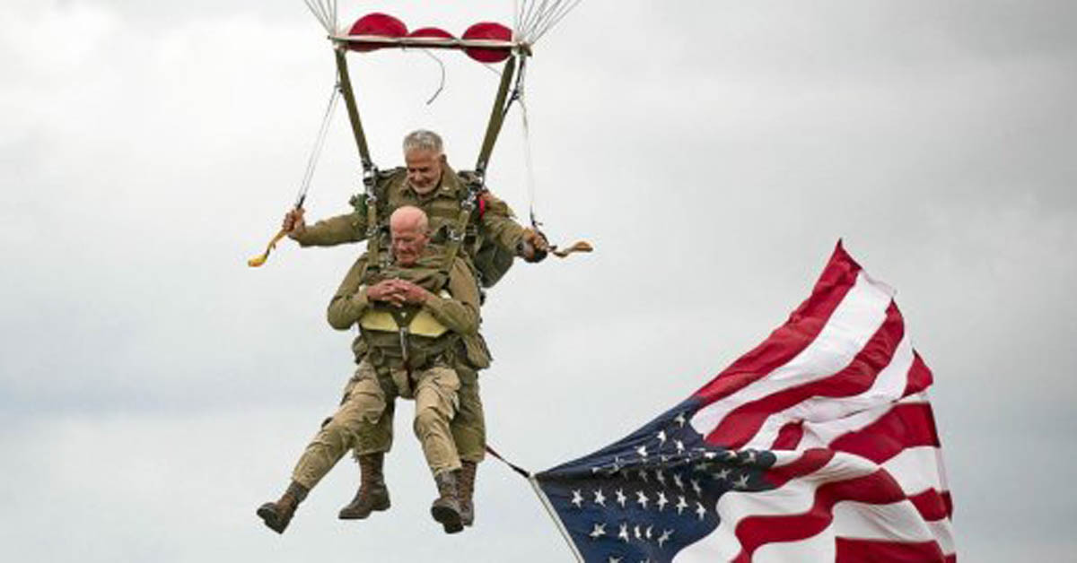 tom-rice-veteran-americain-97-ans-saut-parachute-comme-en-1944
