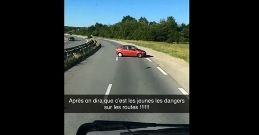 voiture-fait-demi-tour-A4