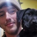 Malentendant, il adopte un chien sourd et lui apprend la langue des signes