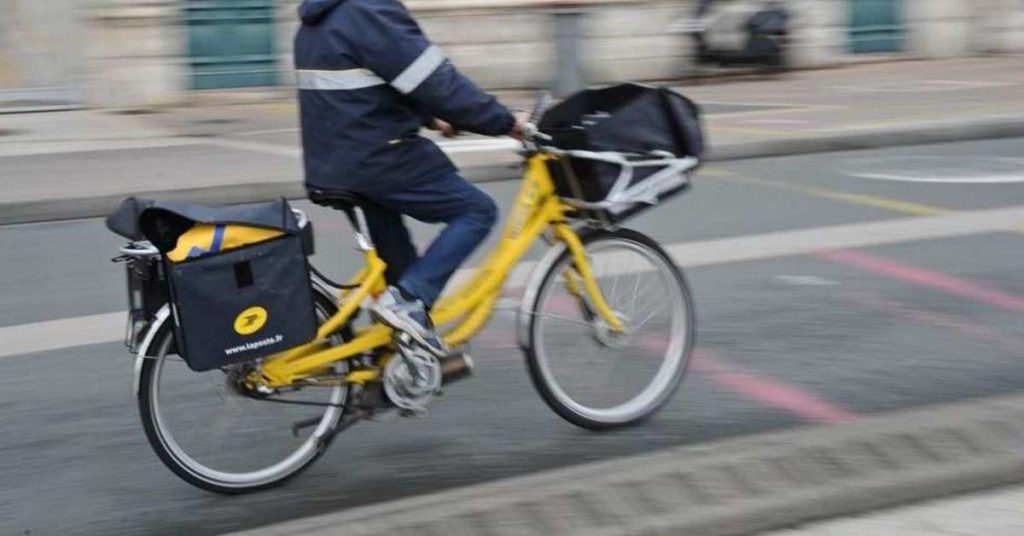 la-poste-ferme-coronavirus