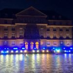 La police rend un magnifique hommage au personnel médical